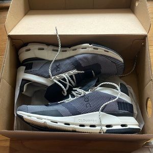 Cloudnova cloudtech women’s sneakers size 8